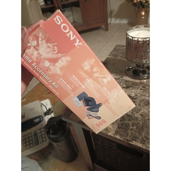 Sony home accessory kit for XM satellite radio receiver - Picture 2 of 2